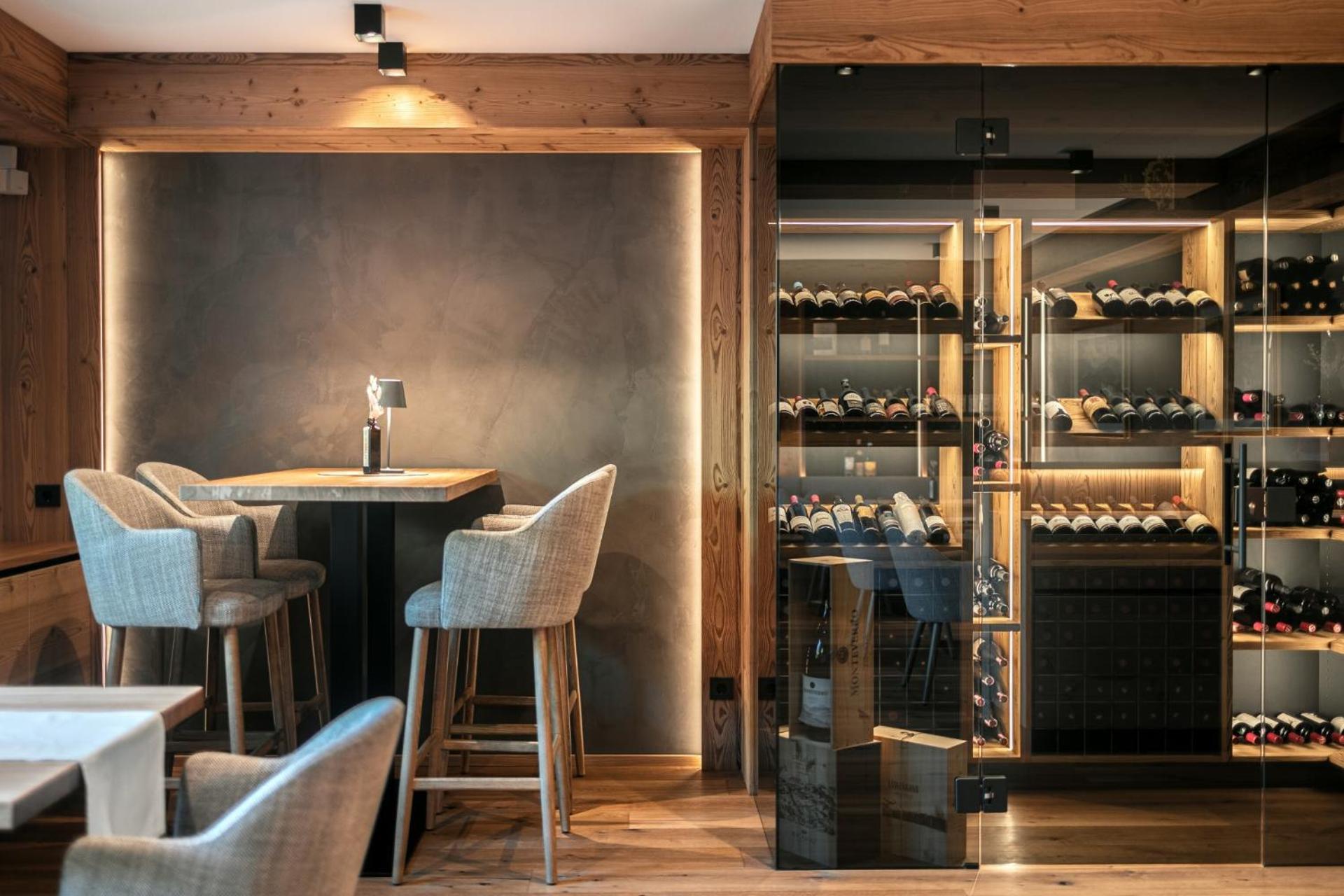 Hotel Niblea Dolomites Ortisei Exterior photo